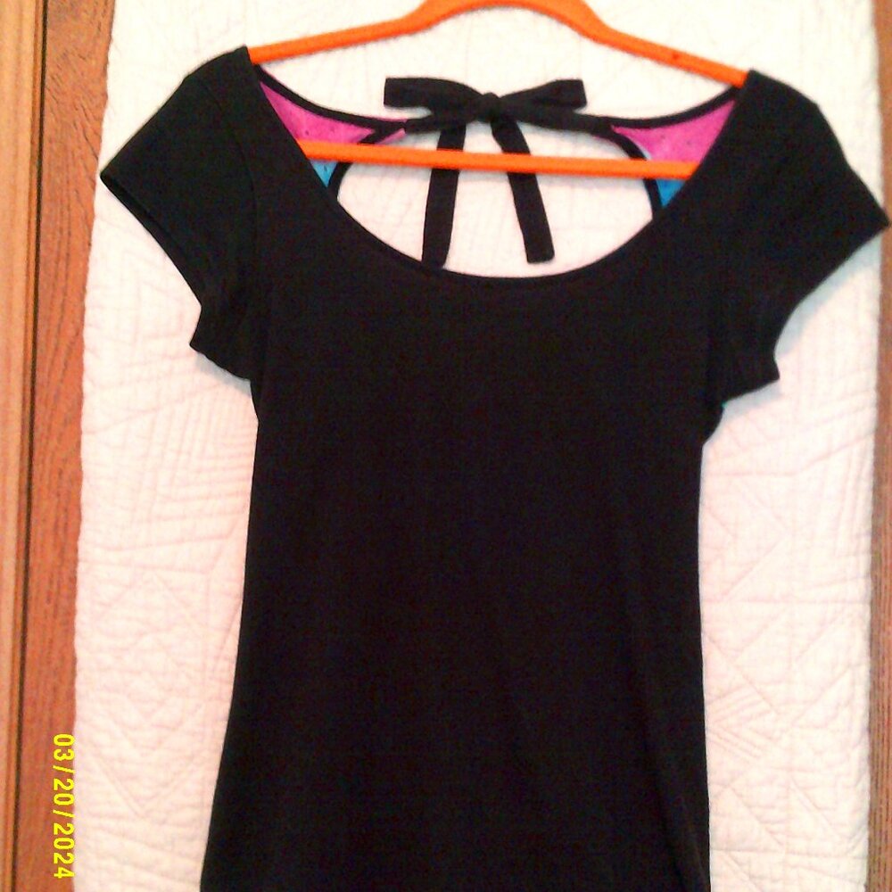 op cut out back shirt